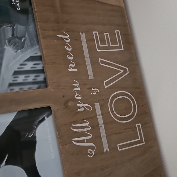 FARMHOUSE WOODEN DESIGN ALL YOU NEED IS LOVE 4 PHOTO FRAMES IN ONE - Picture 2 of 4
